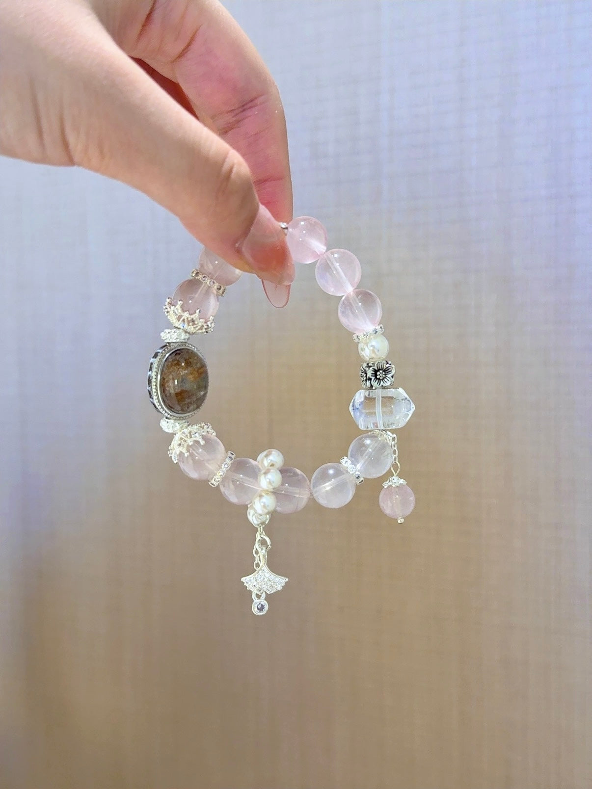 ▫️▪️ Ghost Box White Crystal Double-Tip Pink Quartz Bracelet